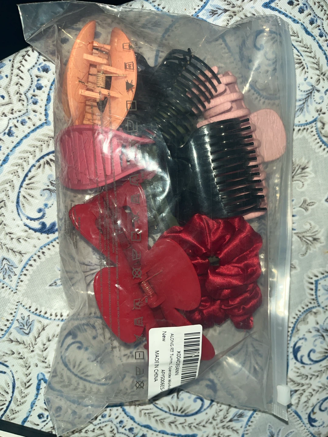 Mixed Hair Clips and Scrunchies Set - photo 2