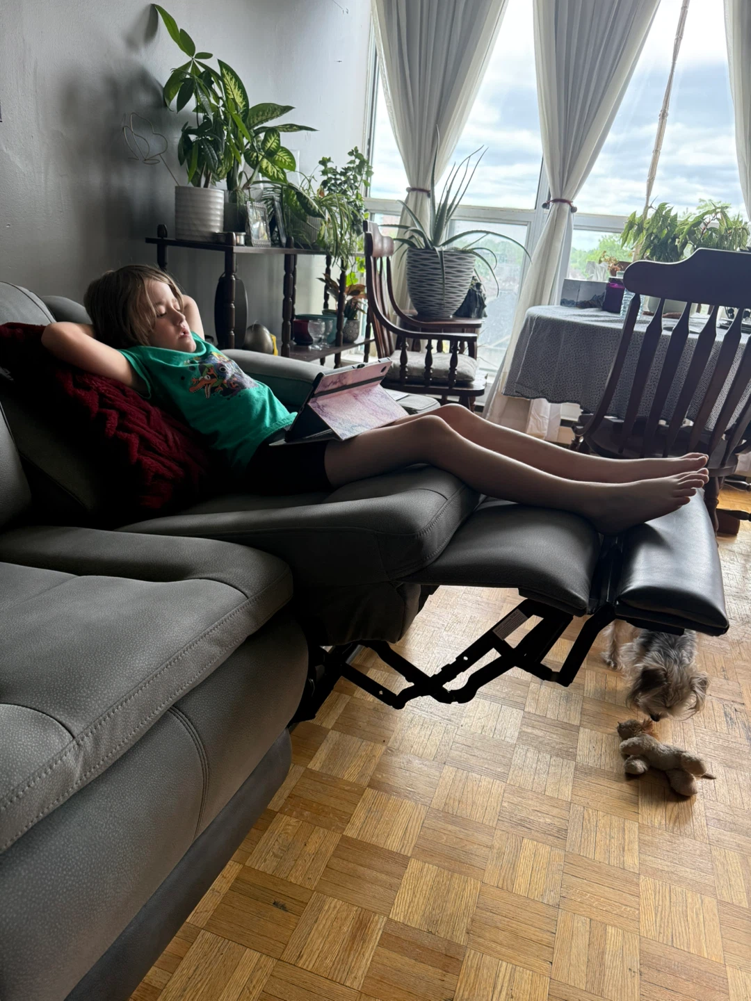 Very comfortable recliner couch