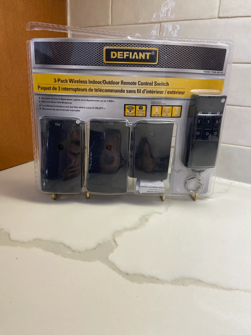 Defiant 3-Pack Wireless Indoor/Outdoor Remote Control Switch