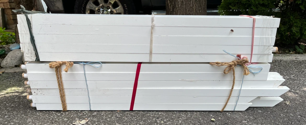 Wood pickets