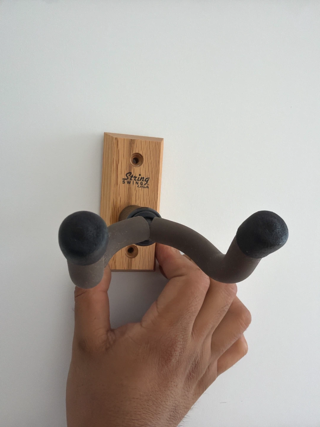 String Swing Guitar Wall Hanger