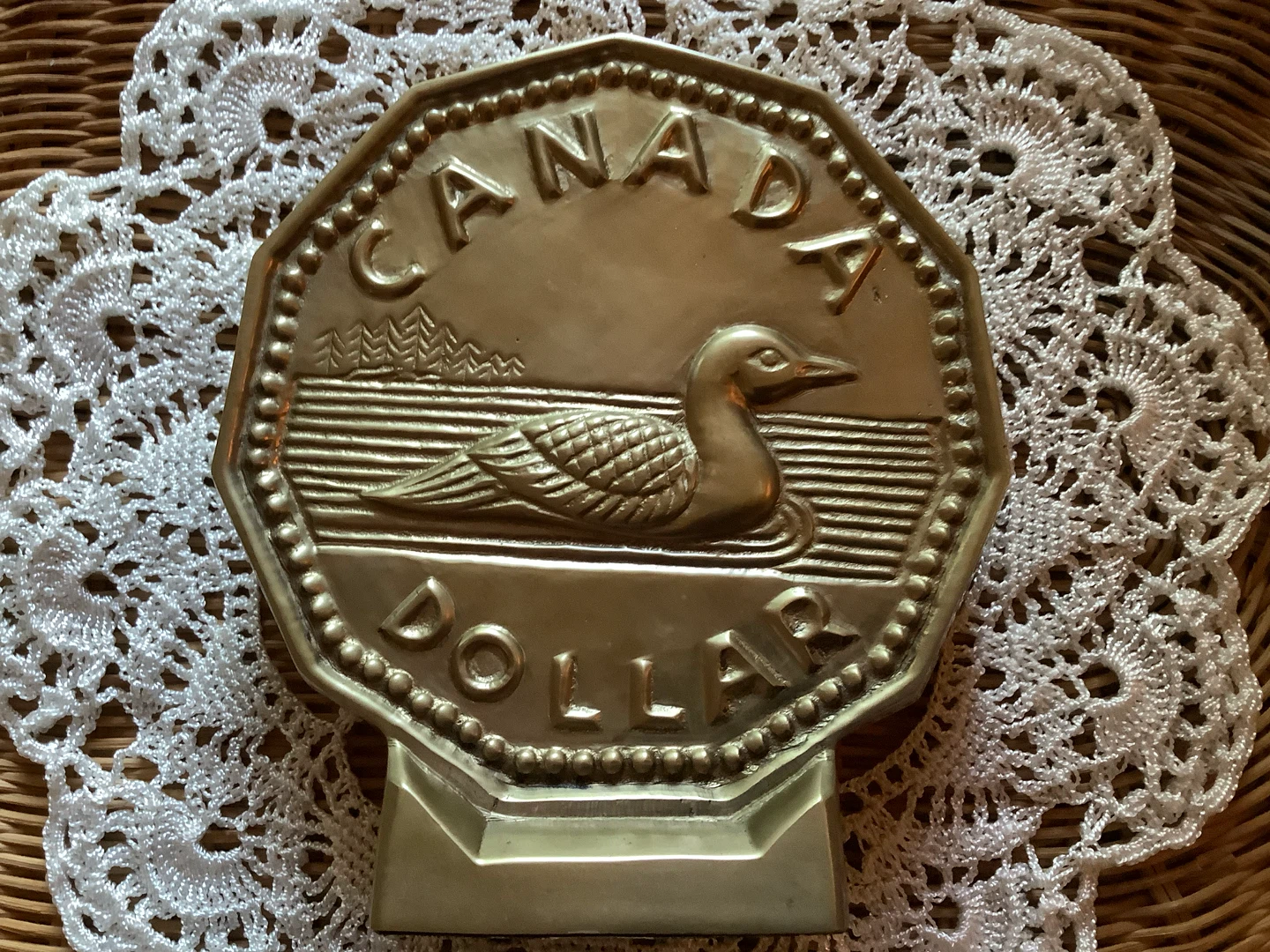 Vintage Brass Loonie Canada Dollar Coin Bank 🐞 - photo 2