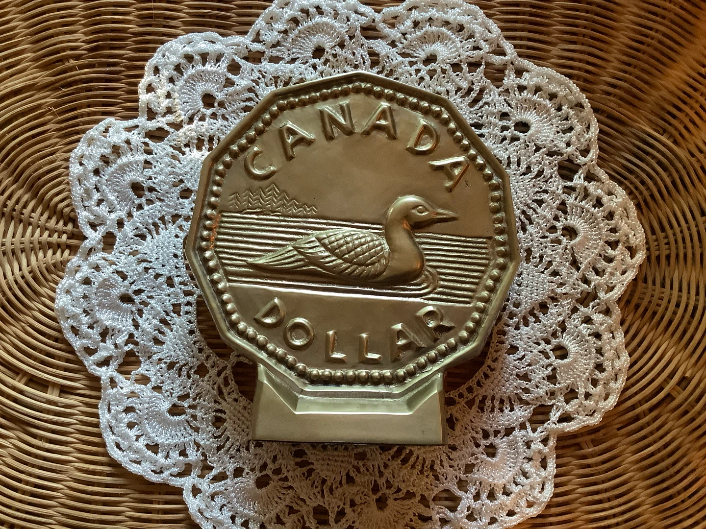Vintage Brass Loonie Canada Dollar Coin Bank 🐞 - photo 5
