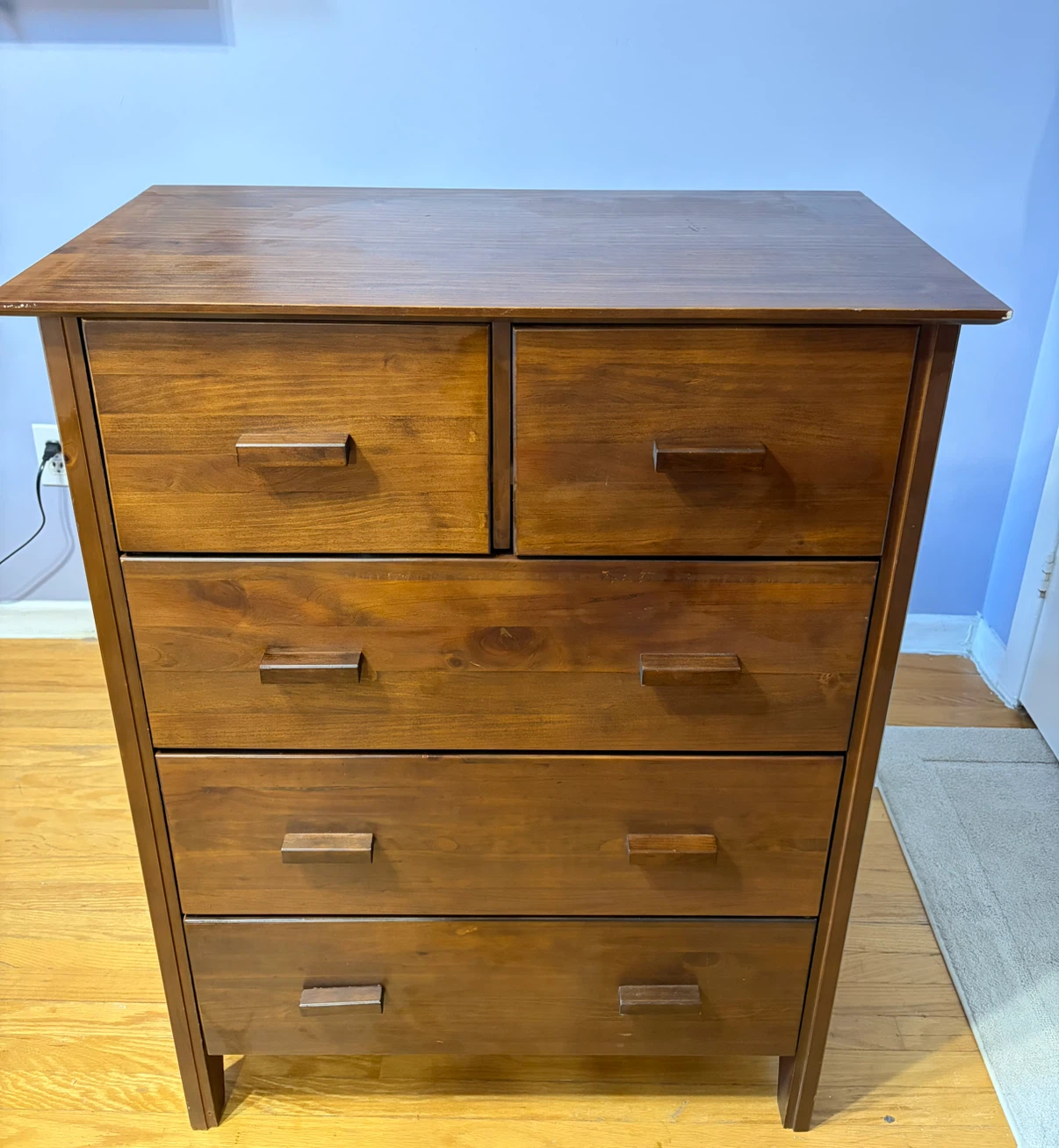 5-Drawer Wooden Dresser / Chest – Solid & Spacious Storage –