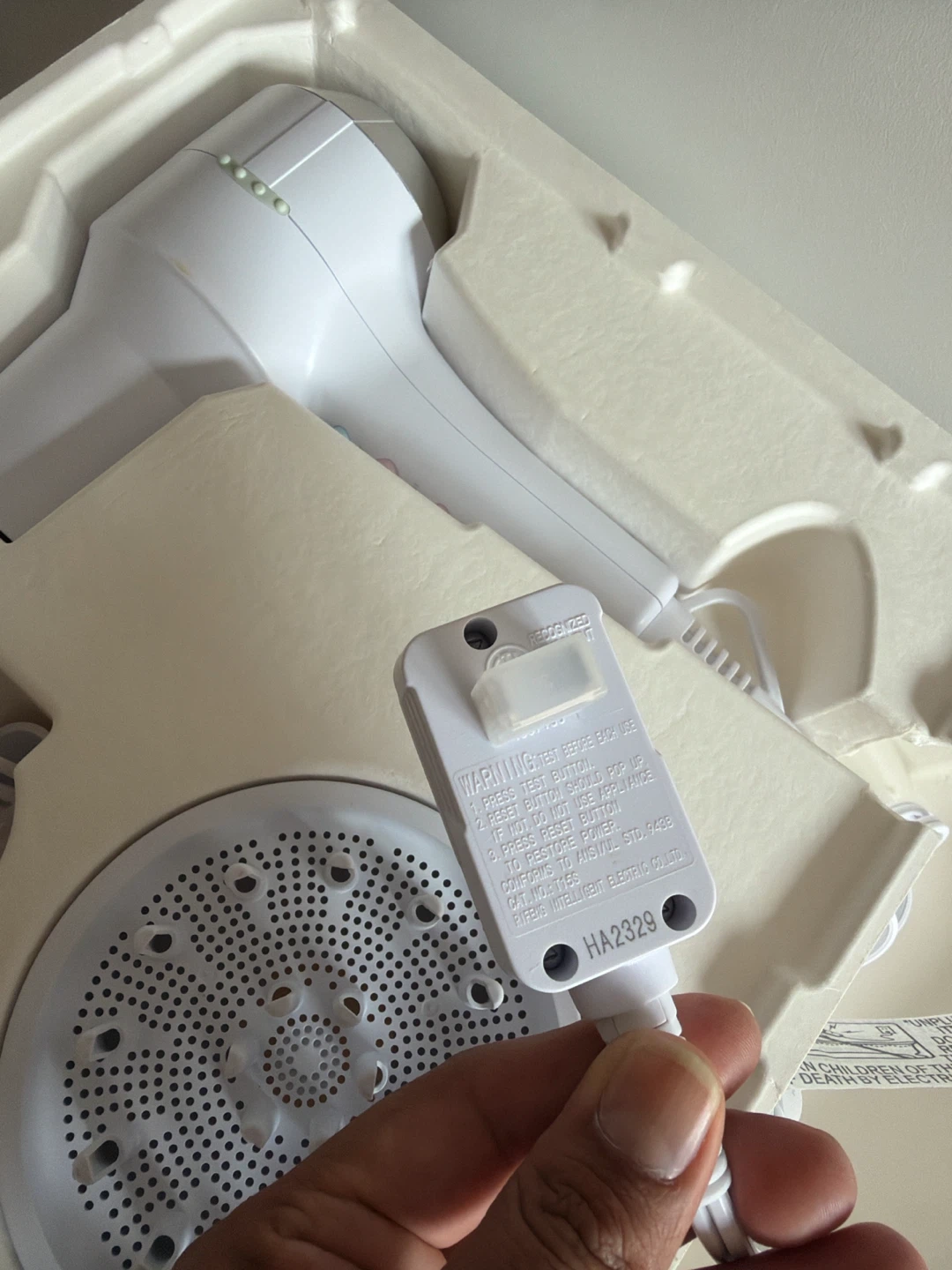 Mane by Mane Addicts Ionic Compact Hair Dryer with 3 Attachments - photo 4