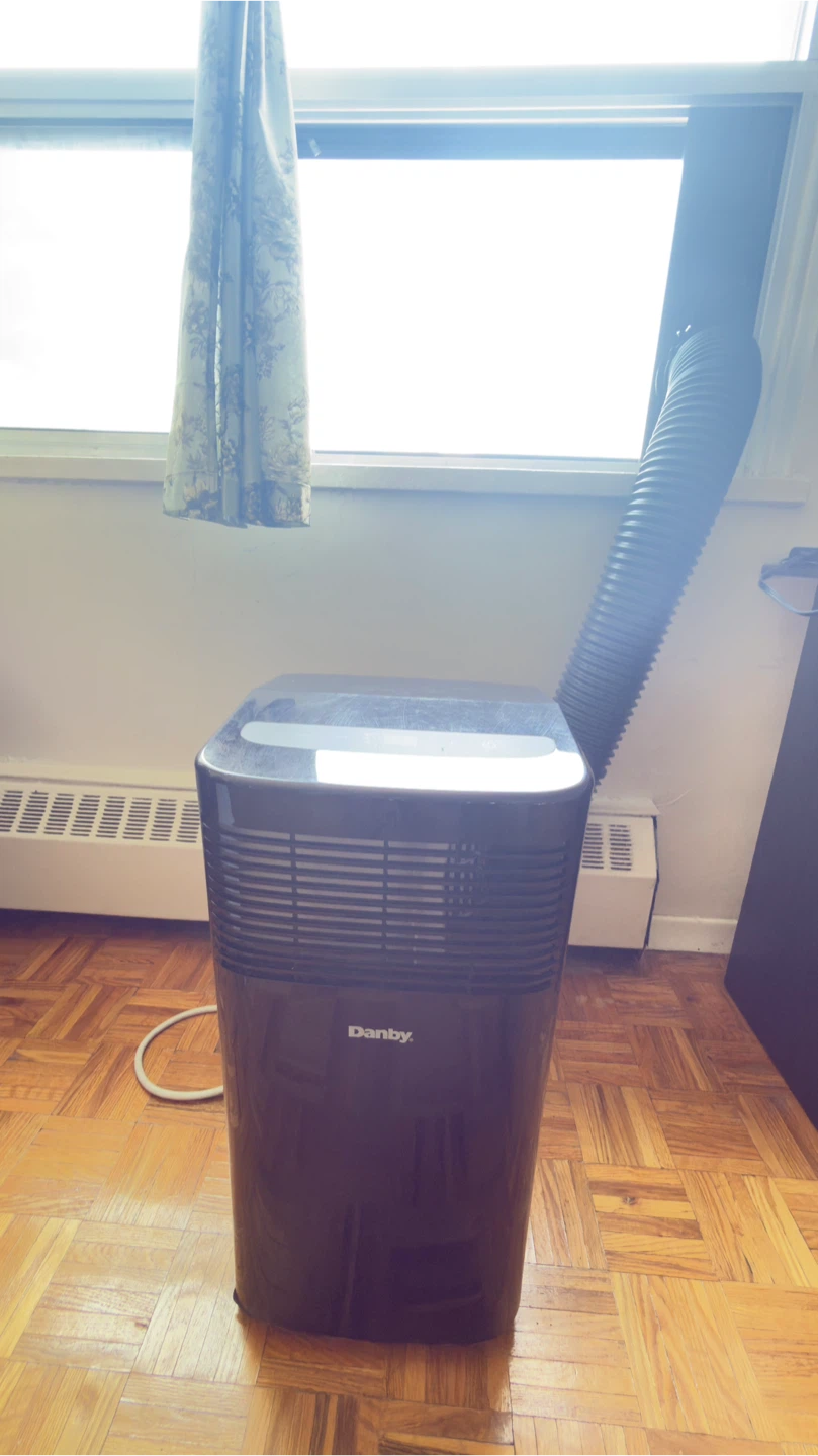 Move Out Sale: Danby 8,000 BTU Portable AC + Hose & Window Vent - photo 2