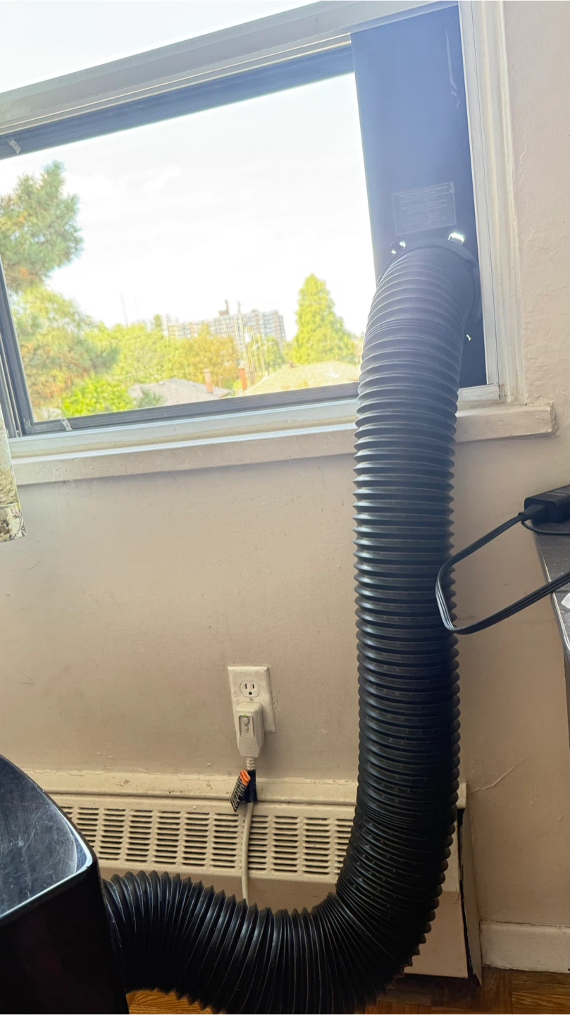 Move Out Sale: Danby 8,000 BTU Portable AC + Hose & Window Vent - photo 4