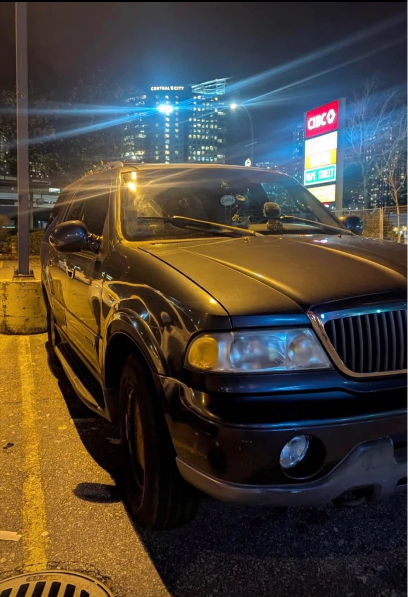 Urgent sale 2000 Lincoln Navigator