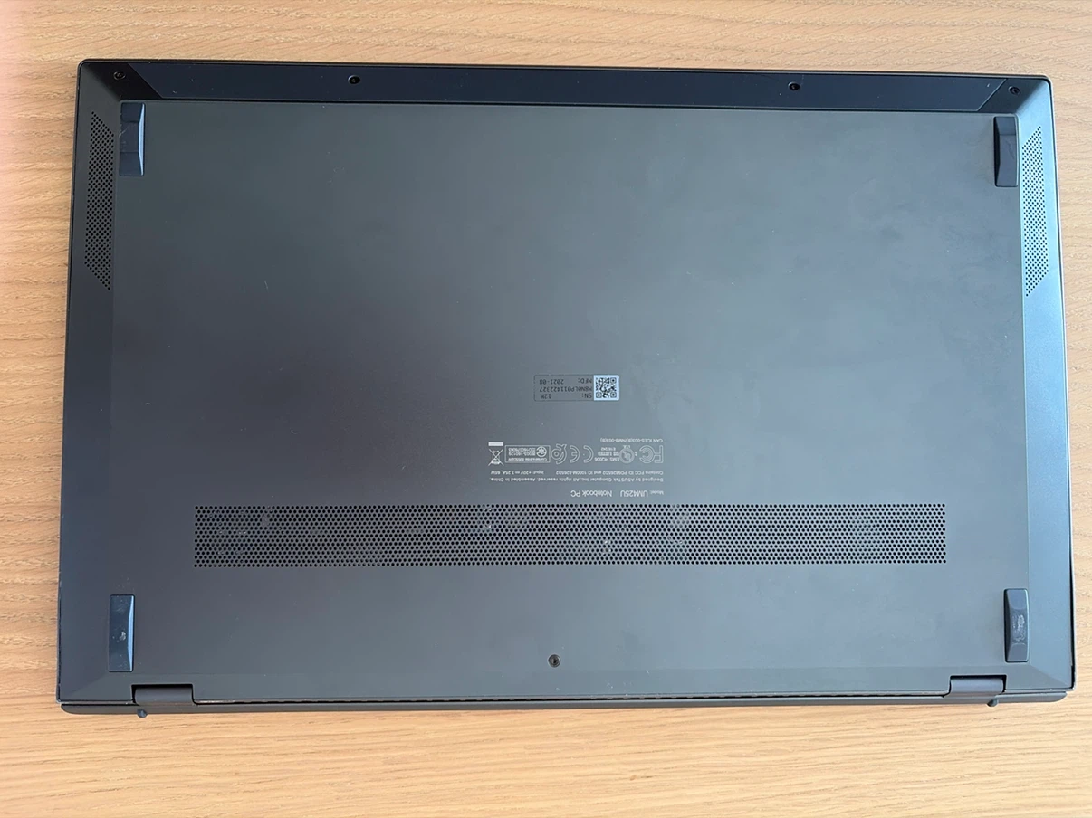 ASUS Zenbook Laptop - photo 3
