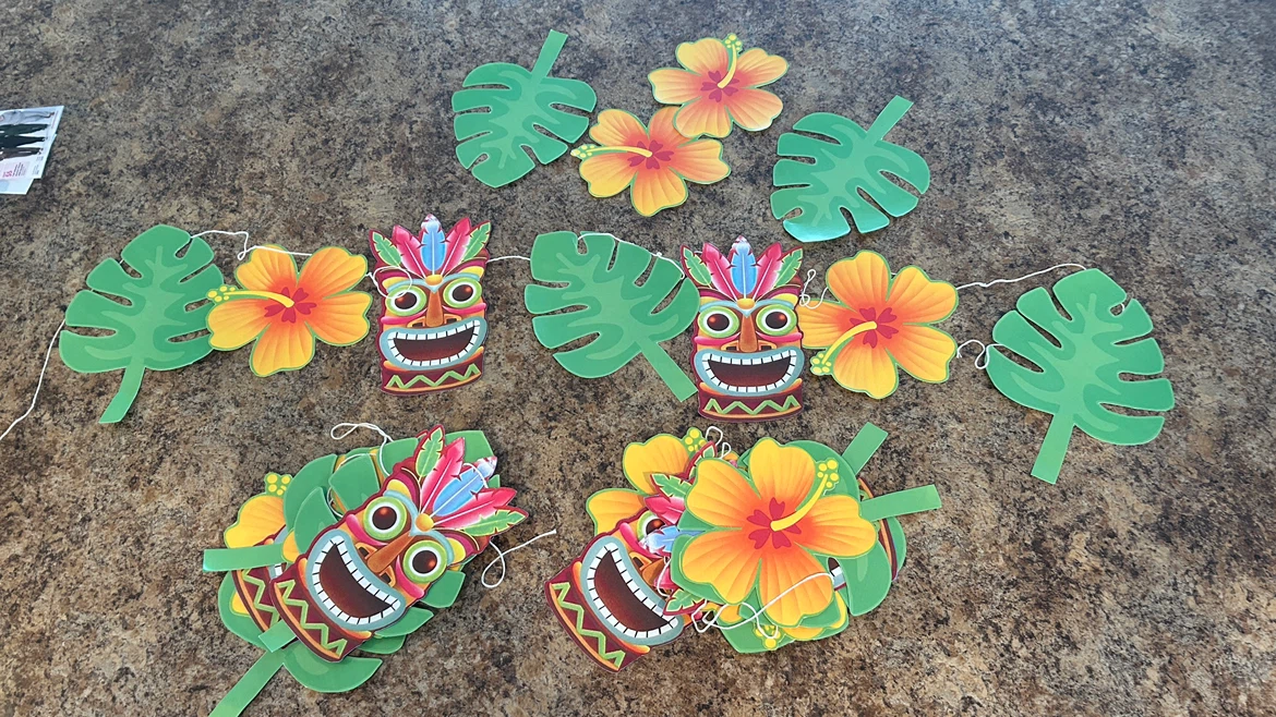 Party Supplies Bundle - Leis, Banners, Clamps - photo 2