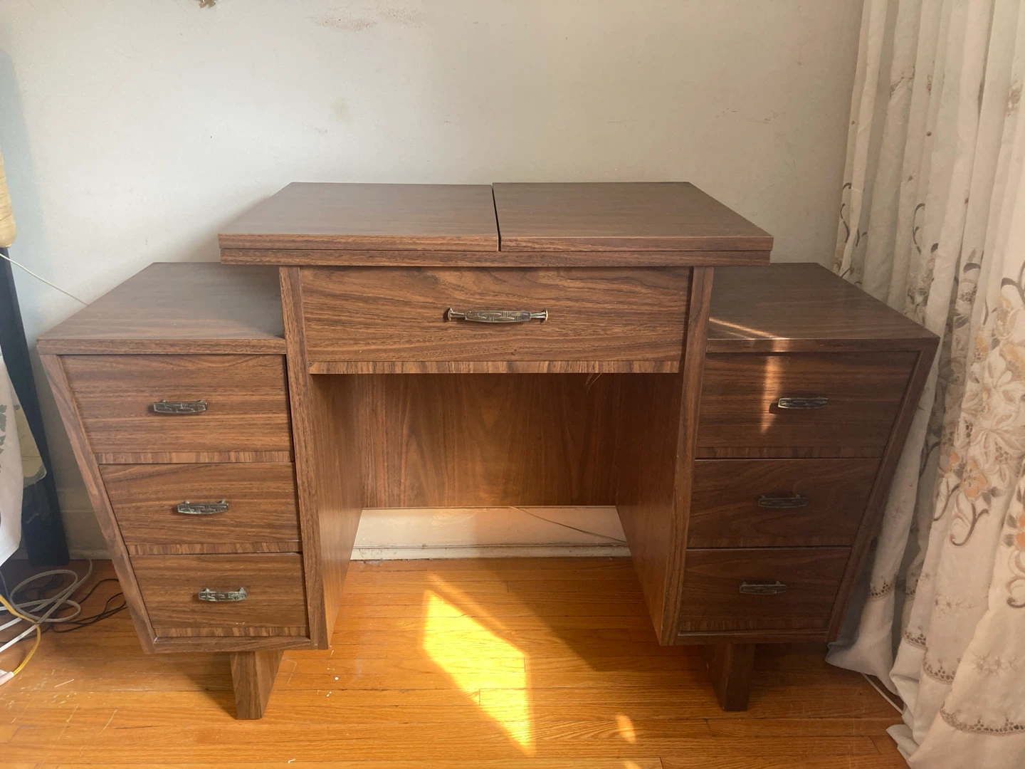 Singer Touch & Sew Sewing Machine with Desk - photo 3