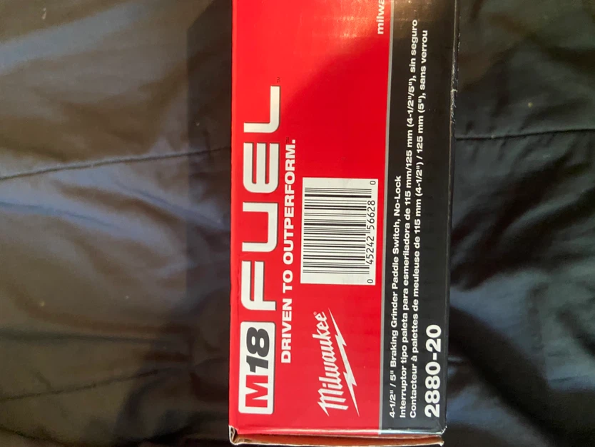 Milwaukee M18 FUEL 4-1/2" / 5" Braking Grinder Tool Only - photo 3