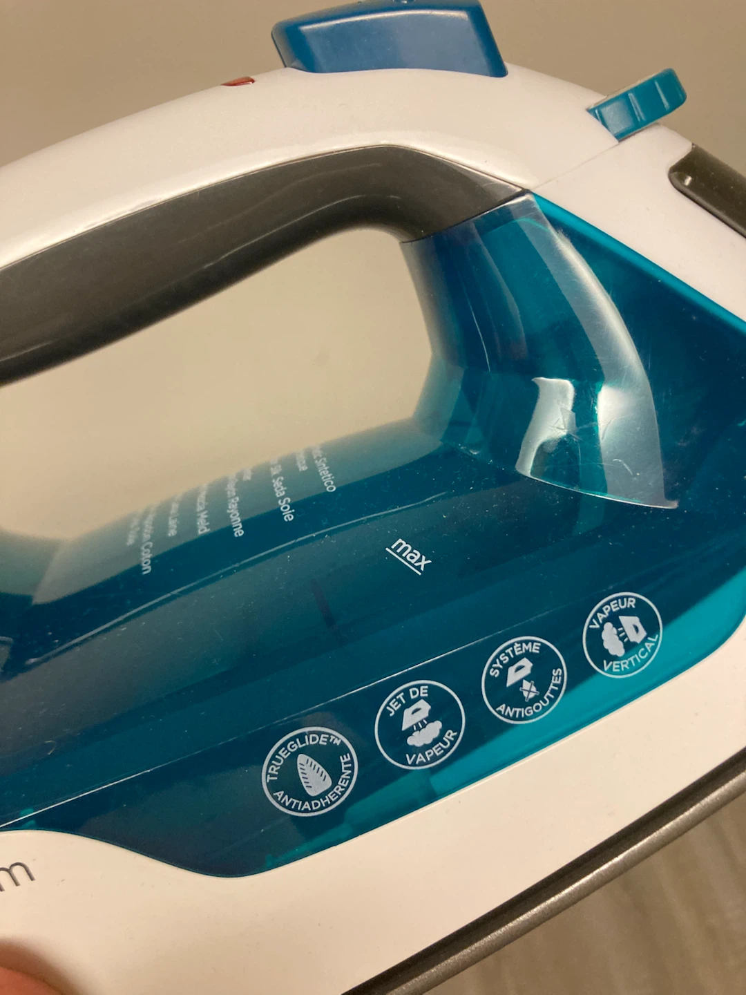 MOVING SALE : Brand New BLACK+DECKER TrueGlide Steam Iron - photo 5