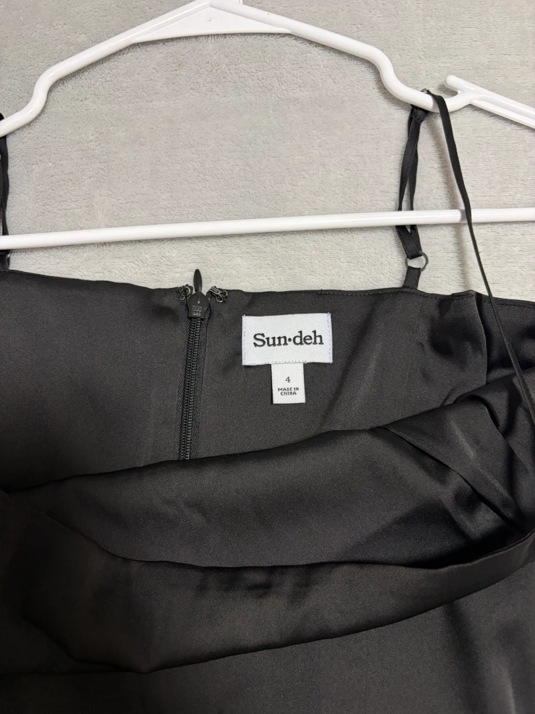 Sun-deh black slip dress size 4 - photo 3