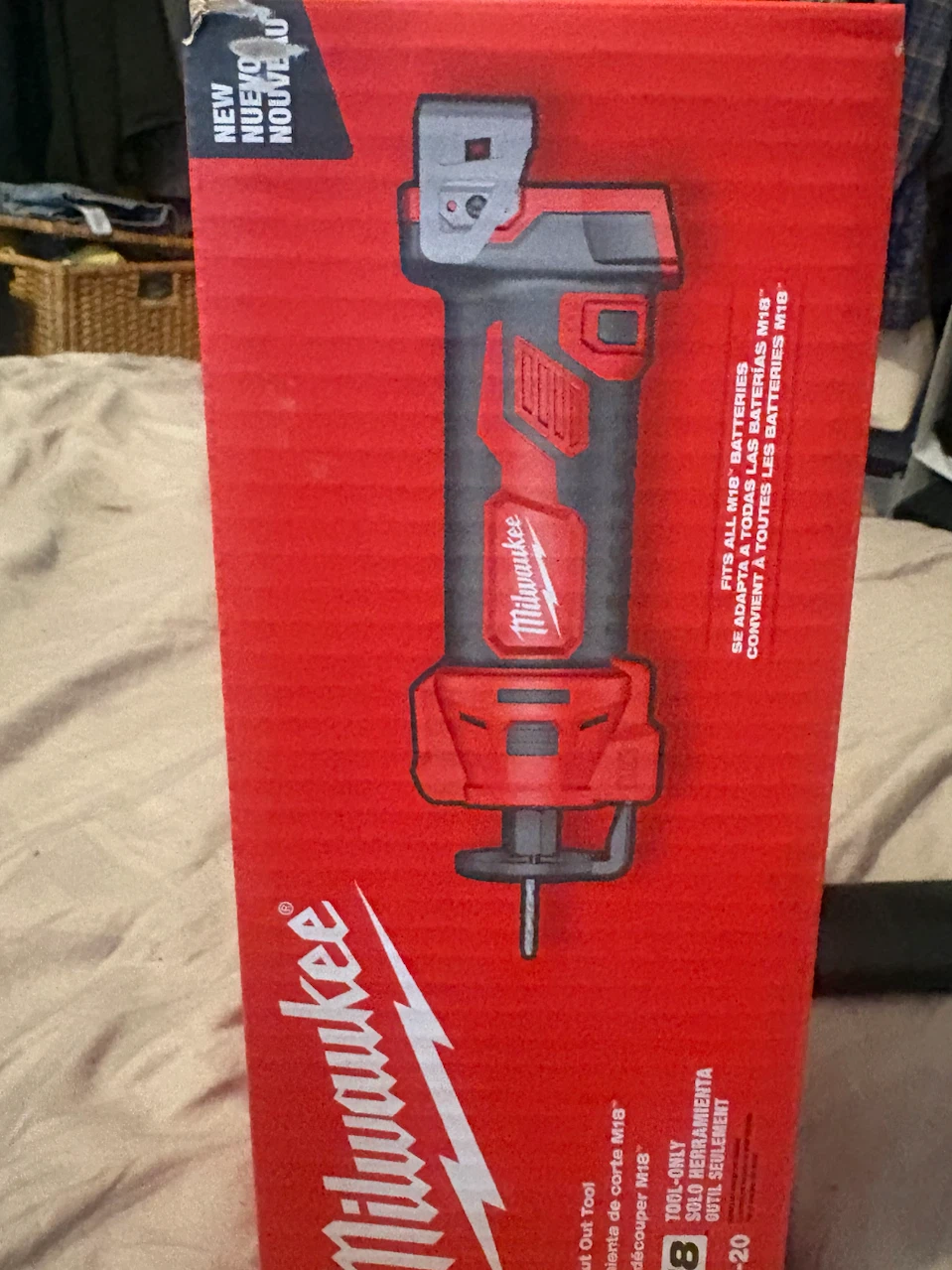 Milwaukee M18 Cordless Cut Out Tool - photo 2