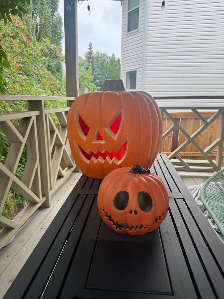 Set of 2 Halloween Jack-O’-Lantern Pumpkins - photo 2