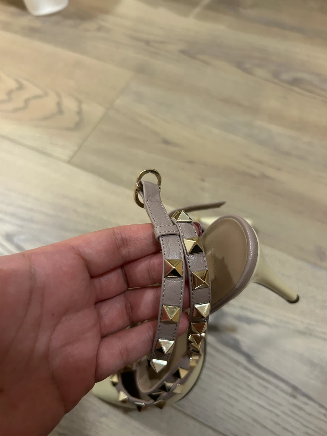 Valentino Garavani Rockstud Heels Size 37 - photo 4