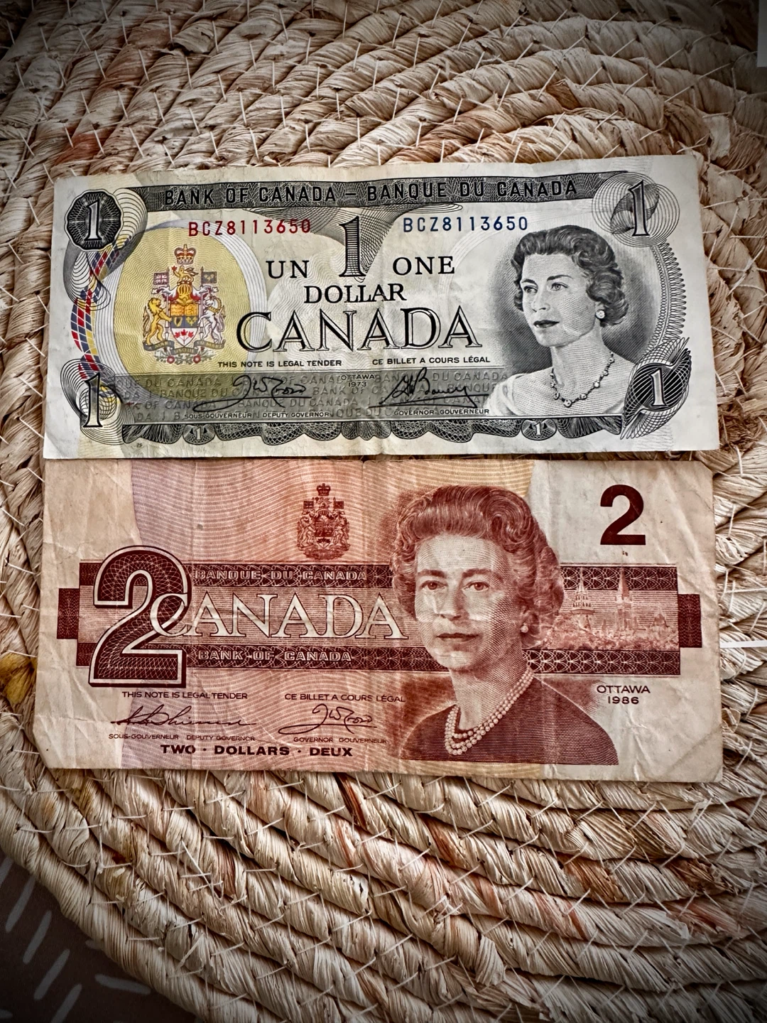 Old Canada 1 Dollar and 2 Dollar Banknotes
