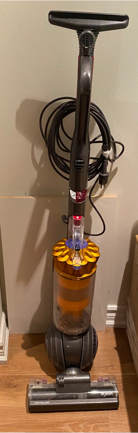 Dyson DC42 Vacuum Cleaner
