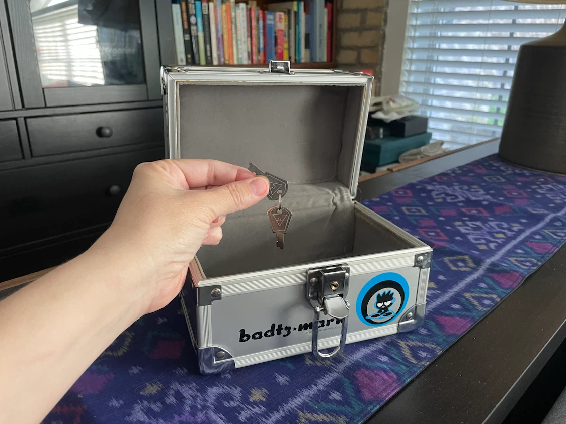 Rare Vintage Badtz-Maru Lock Box - photo 3