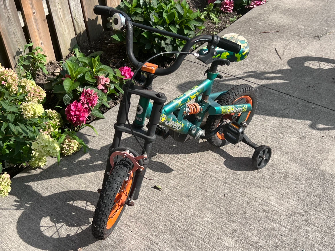 Jeep Kids Bike with Training Wheels - photo 2