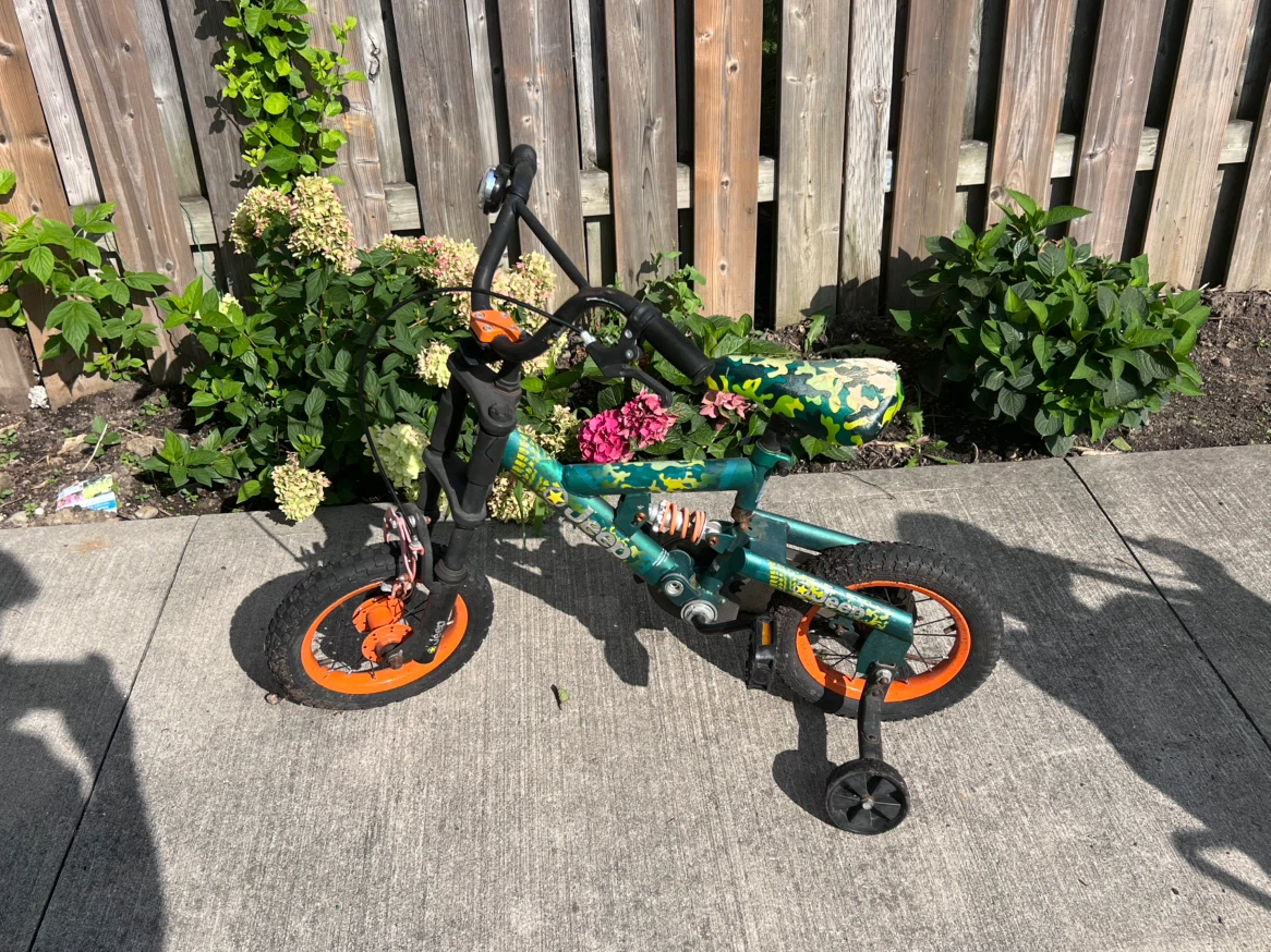 Jeep Kids Bike with Training Wheels