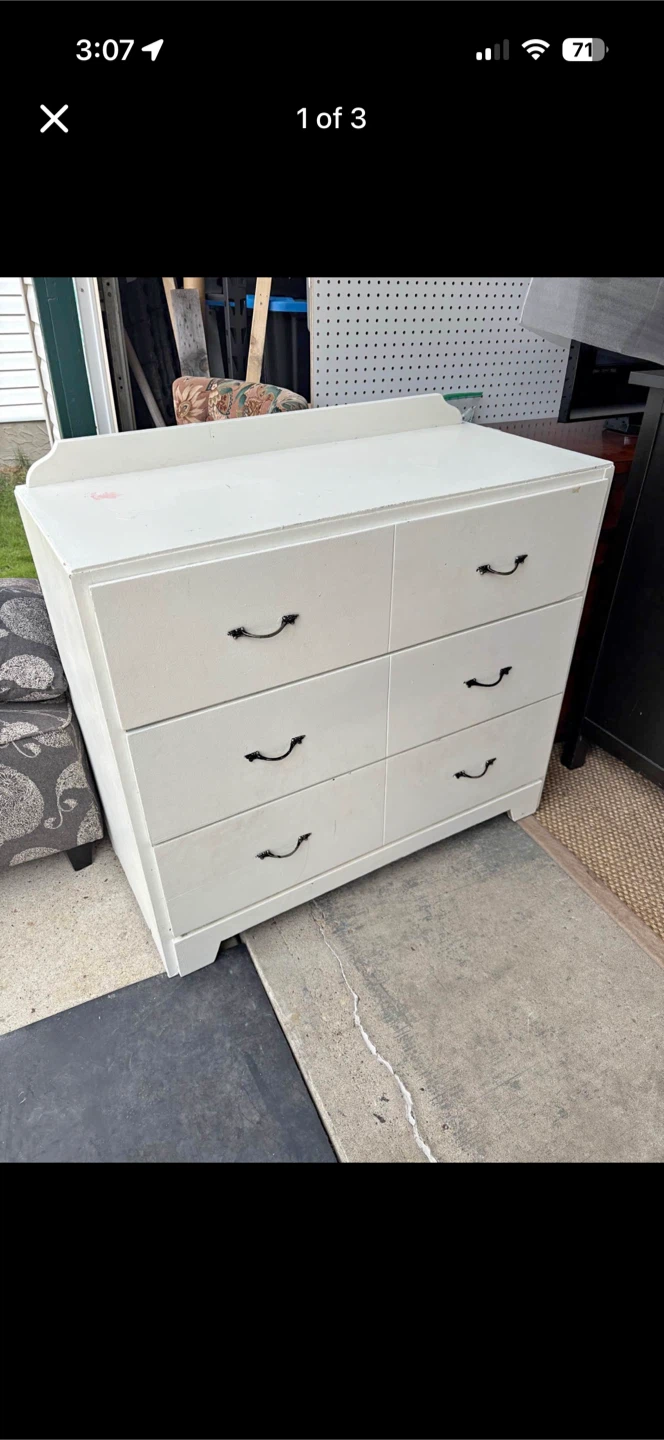 White Three-Drawer Dresser - photo 2