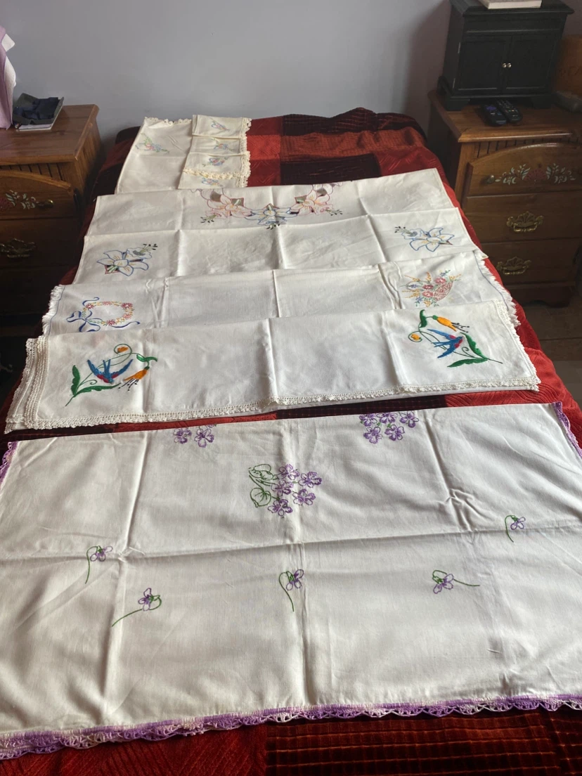 Hand-Embroidered Linens Set - photo 5