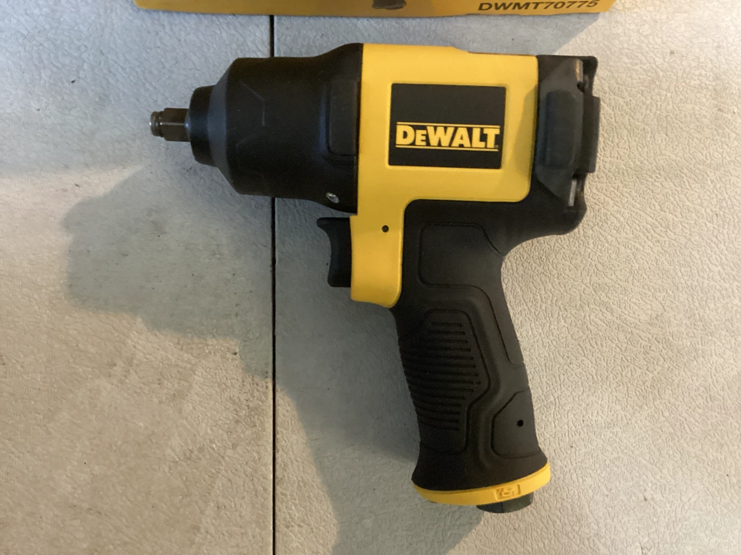 DEWALT 3/8" (10 mm) Impact Wrench DWMT70775 - photo 2