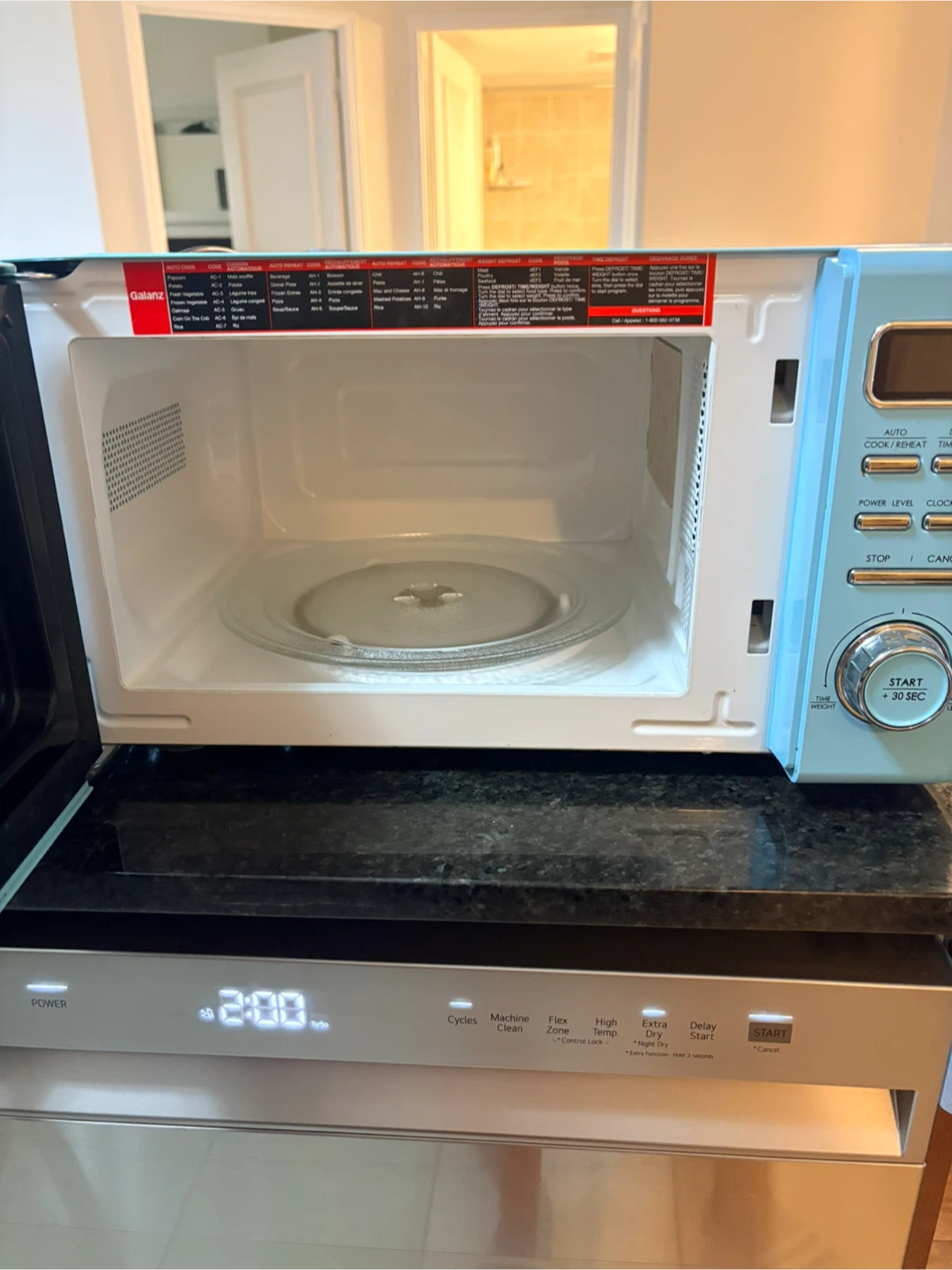 Galanz Retro Microwave - Light Blue - photo 2