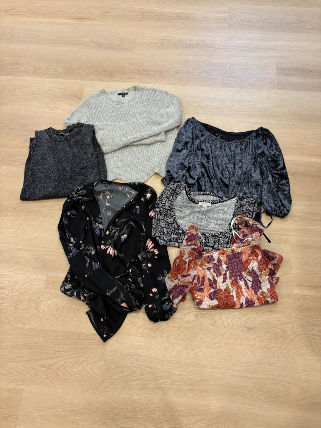 Bundle of Women's Tops - 6 tops