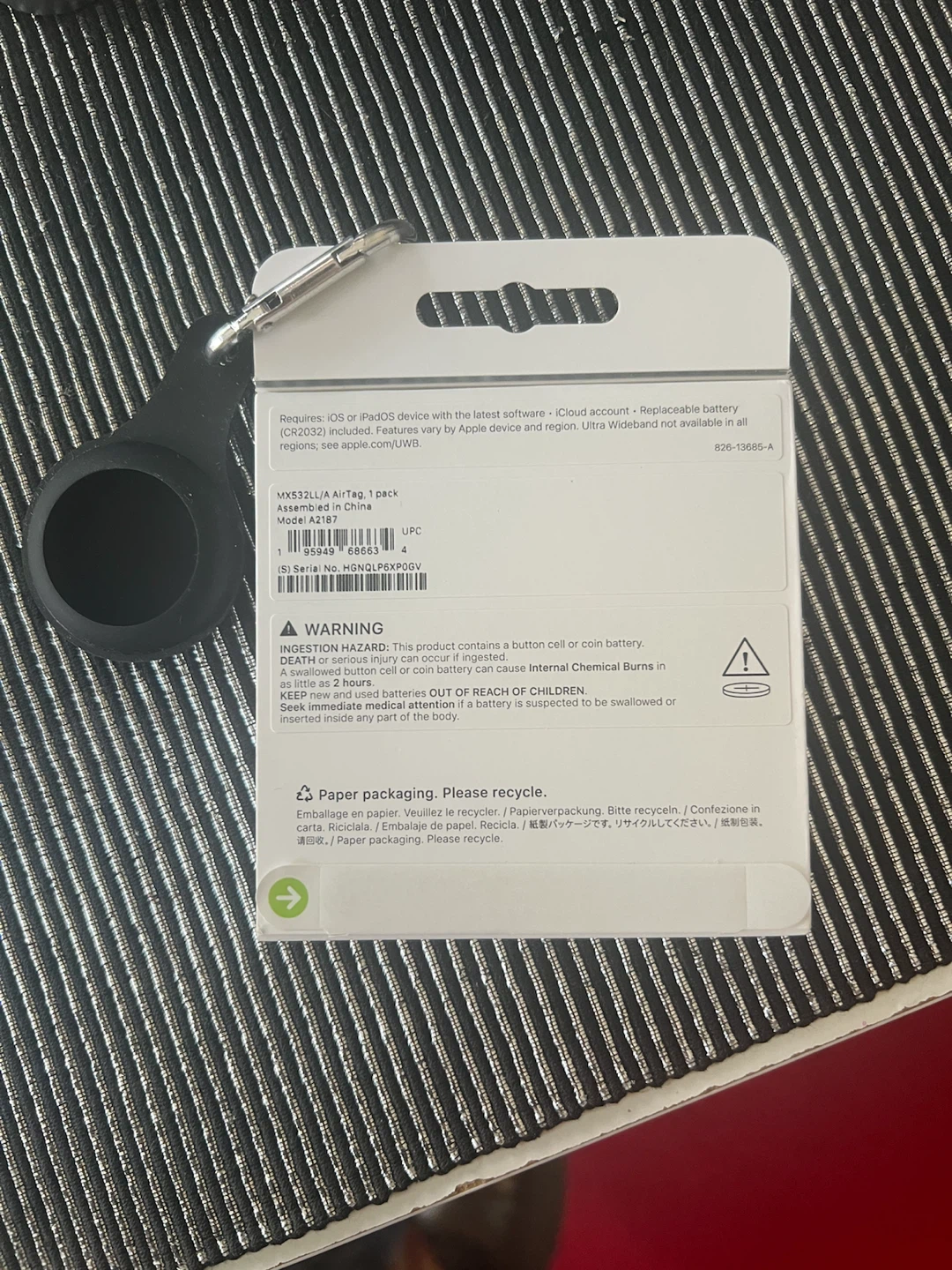Apple AirTag 1-Pack with Black Silicone Holder - photo 2