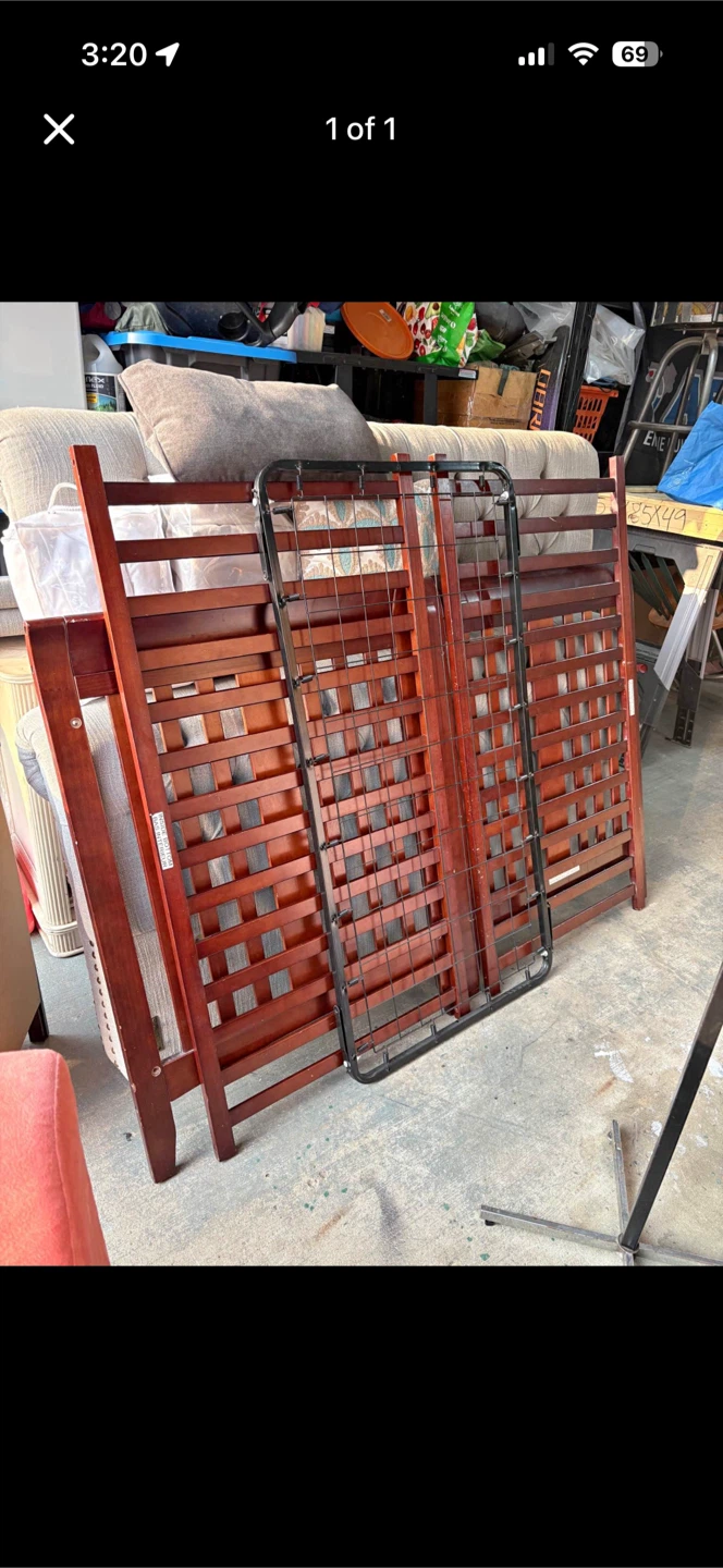 Wooden Crib Frame with Metal Mattress Support