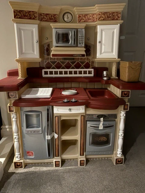 Step2 Kid's Play Kitchen - photo 2