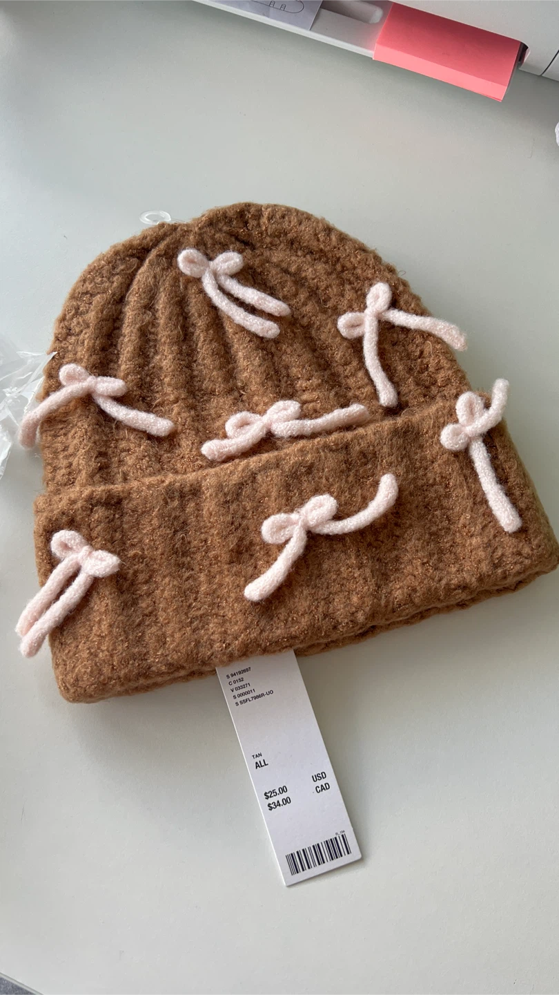 (NEW) Urban Outfitters Bow Beanie - photo 4