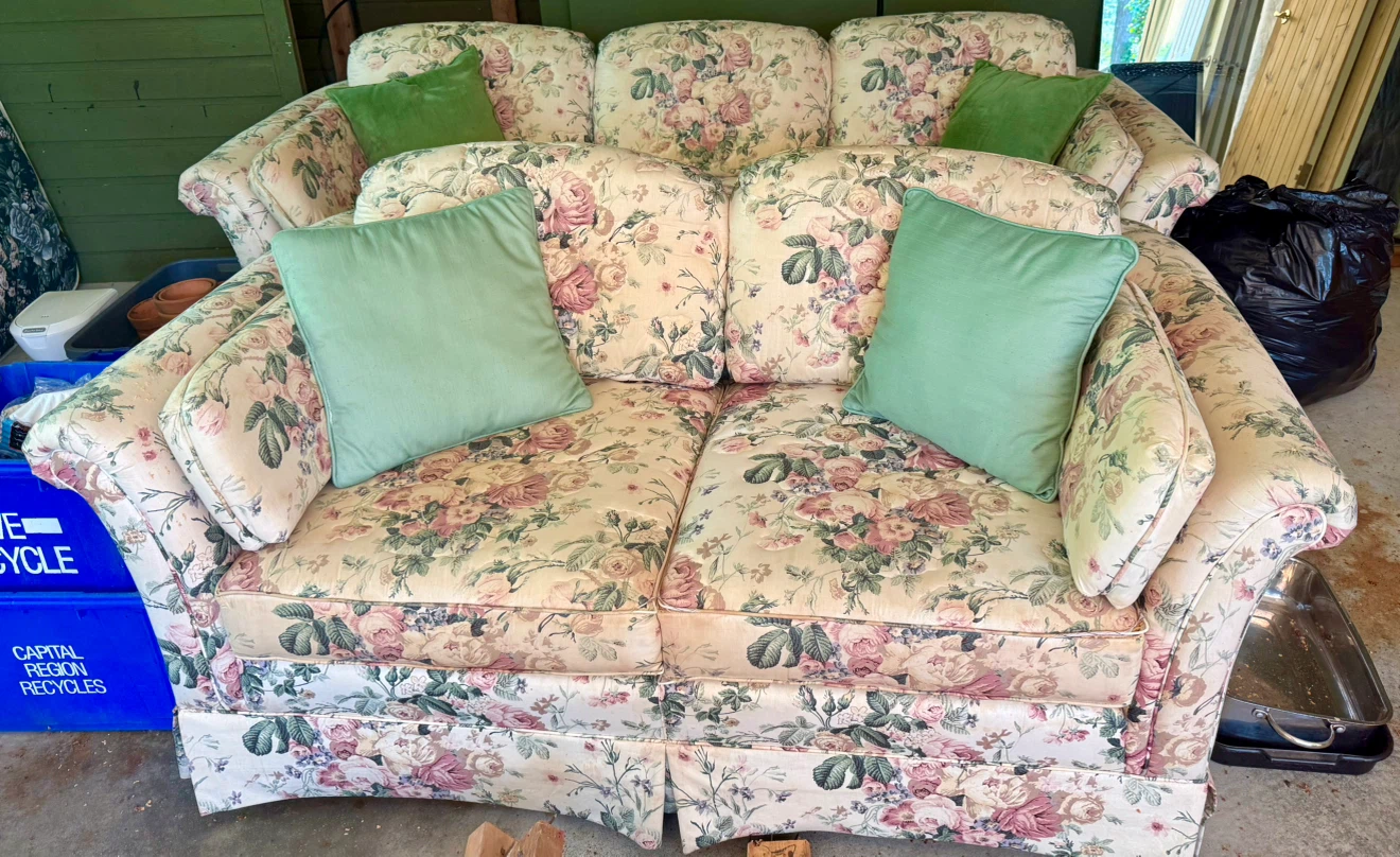 Floral Love seat Sofa Couch for Free!!