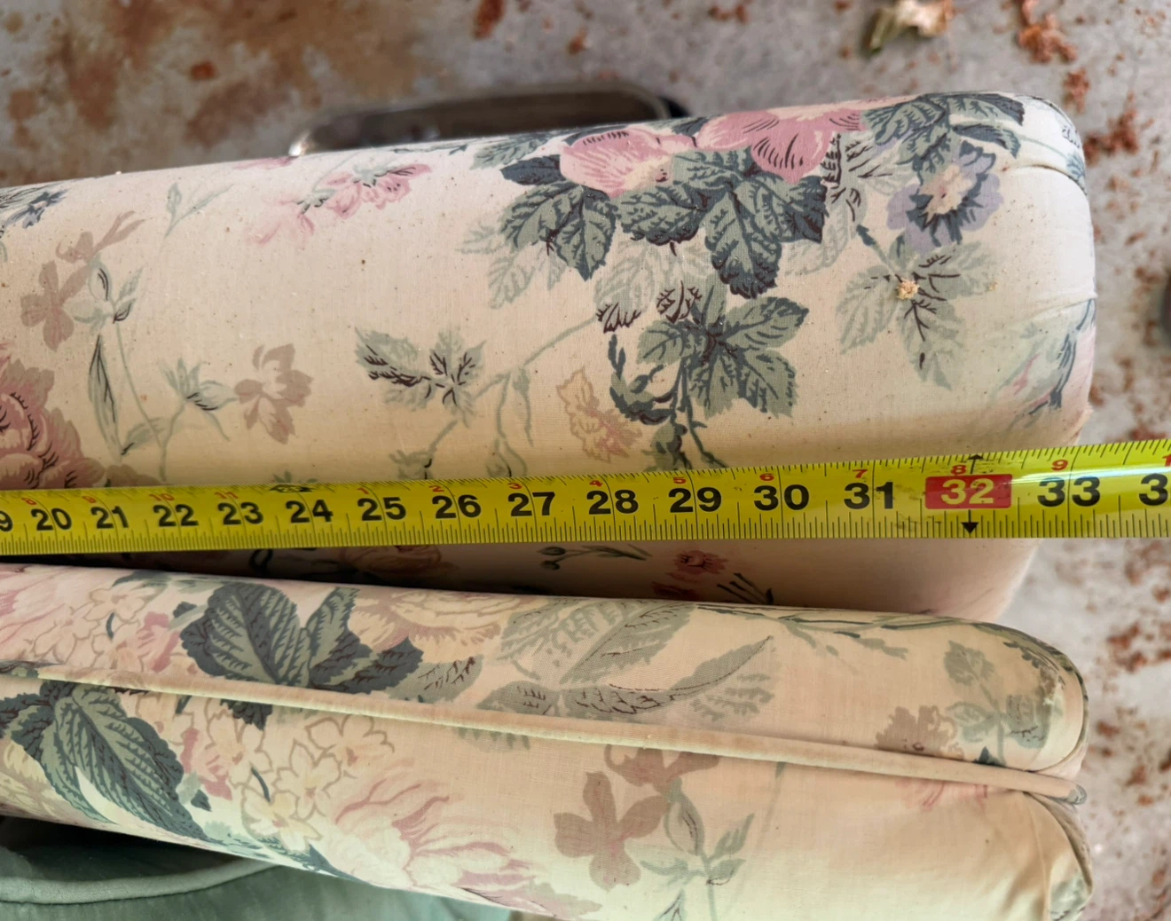 Floral Love seat Sofa Couch for Free!! - photo 3