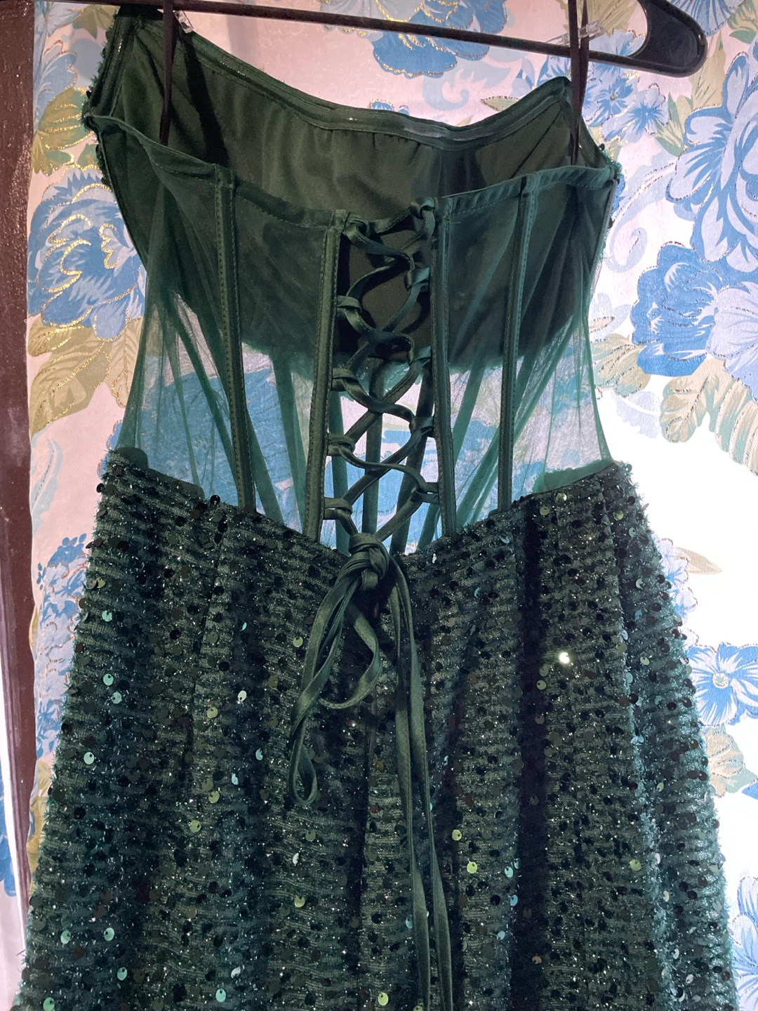 Green Sequined Corset Prom Dress - photo 2