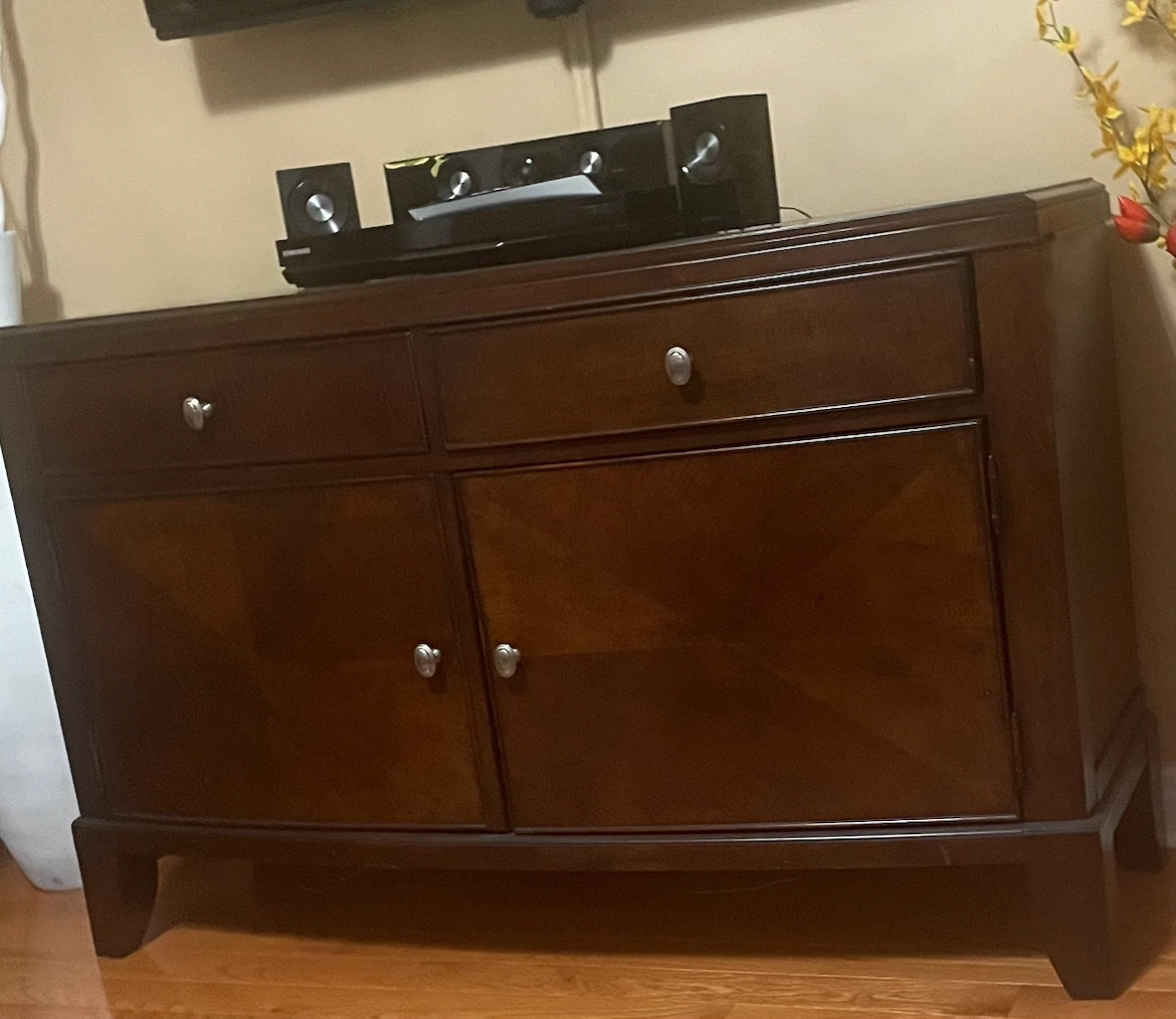Cherry wood china cabinet with glass doors - photo 2