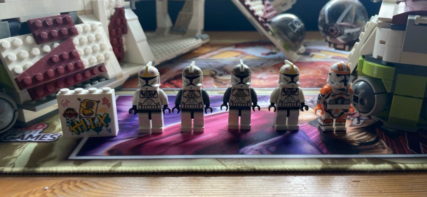 LEGO Star Wars Republic Gunship & Clone Troopers - photo 2