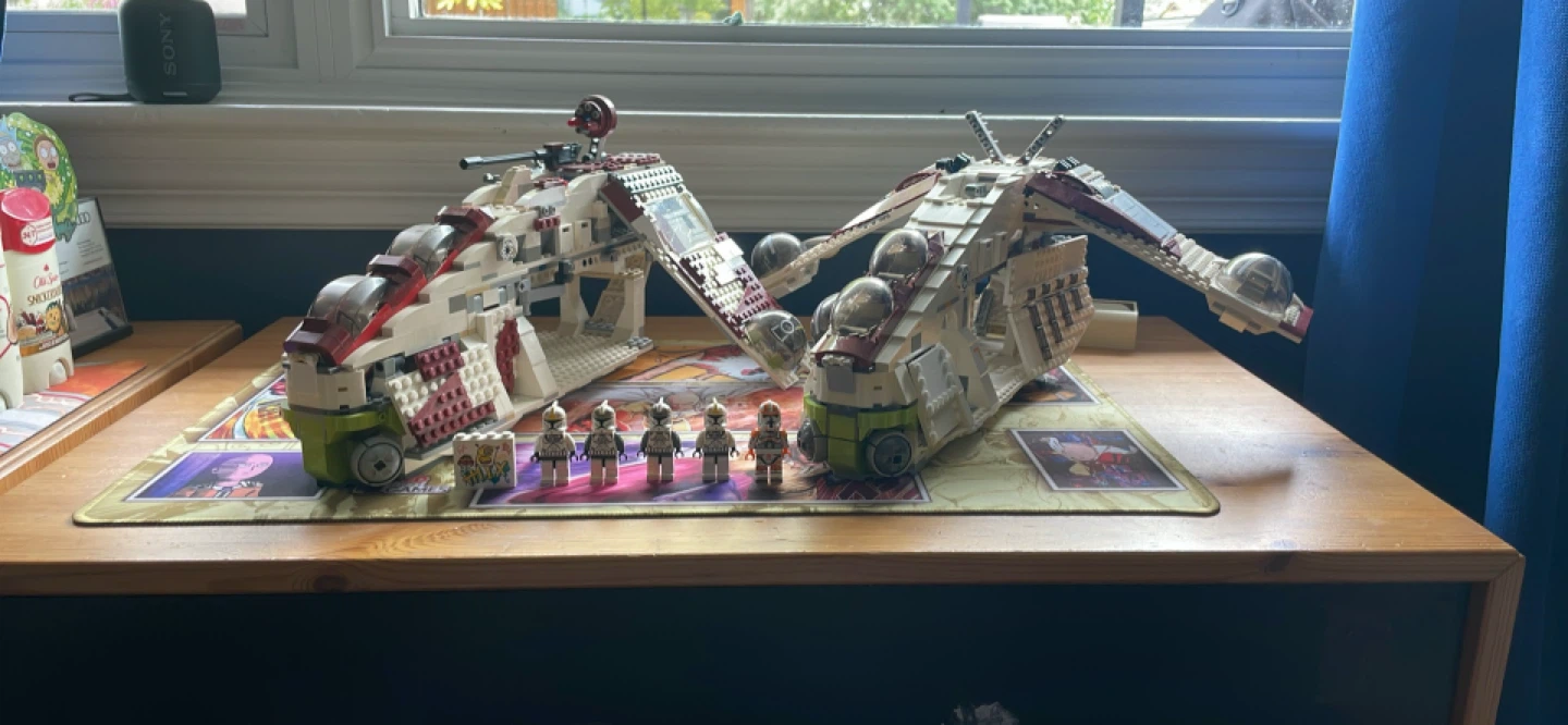 LEGO Star Wars Republic Gunship & Clone Troopers