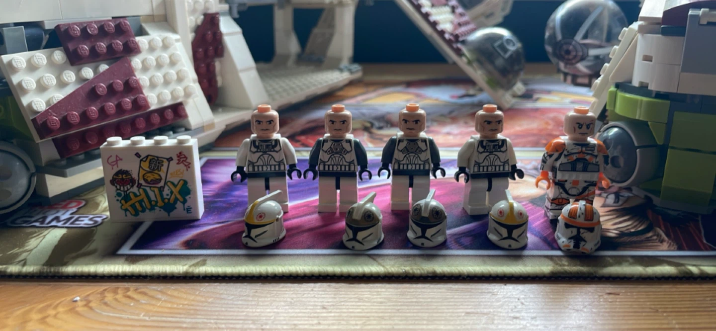 LEGO Star Wars Republic Gunship & Clone Troopers - photo 3