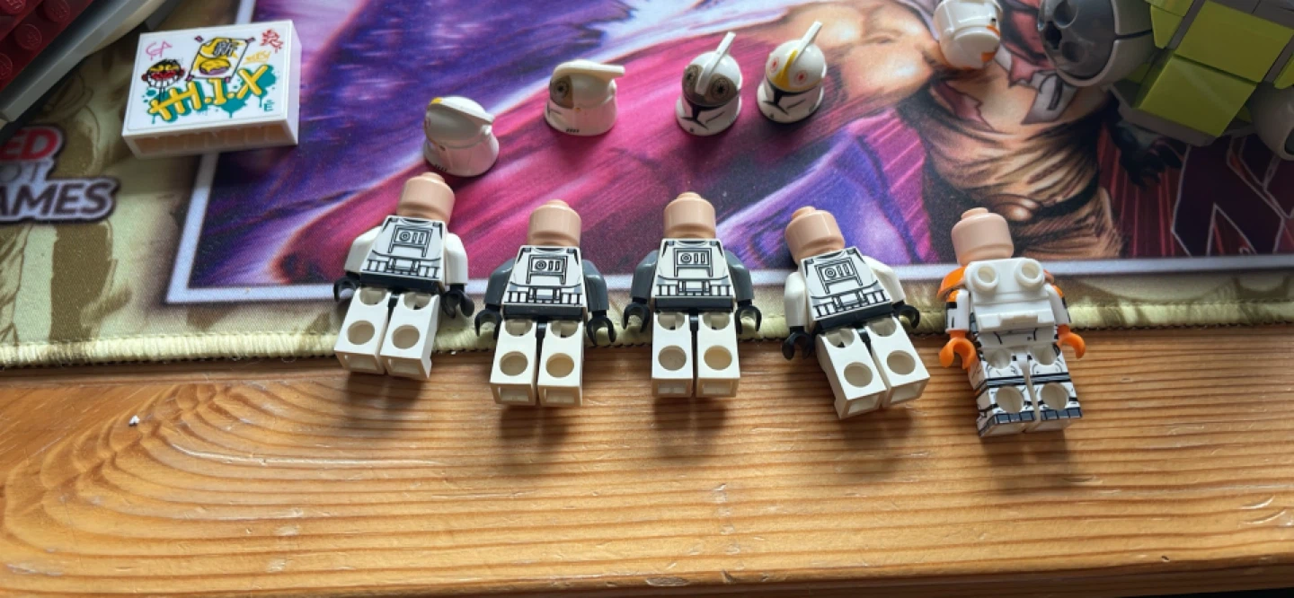 LEGO Star Wars Republic Gunship & Clone Troopers - photo 4