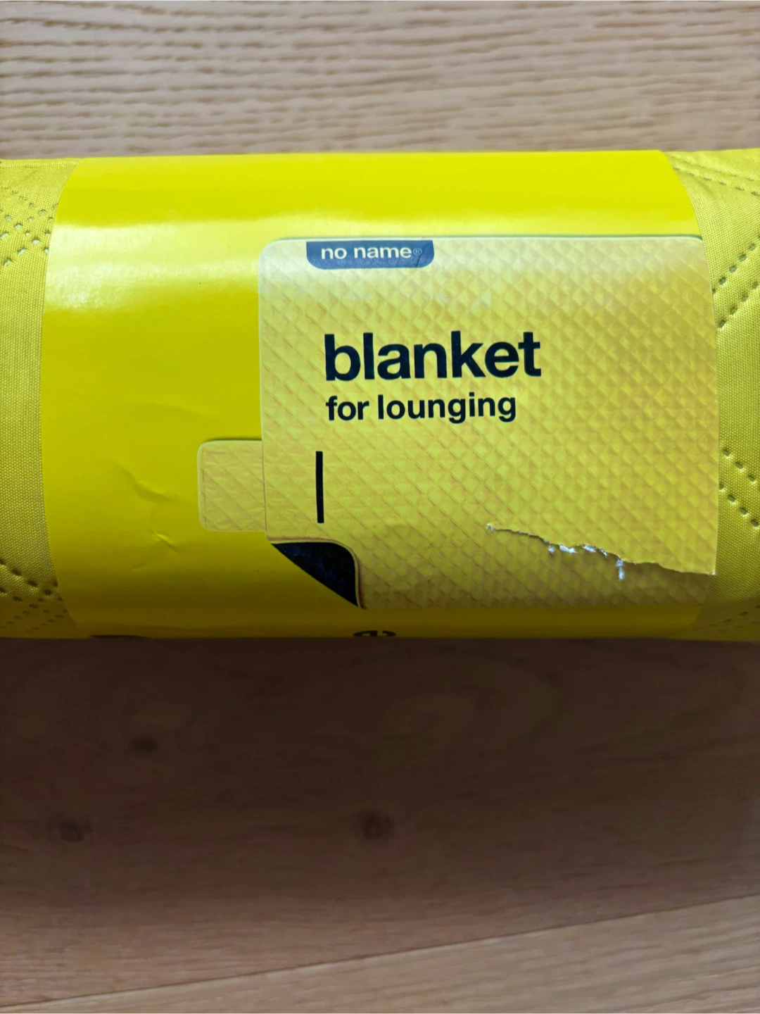 no name blanket for lounging VIRAL YELLOW CANADA EXCLUSIVE ! NEW - photo 2