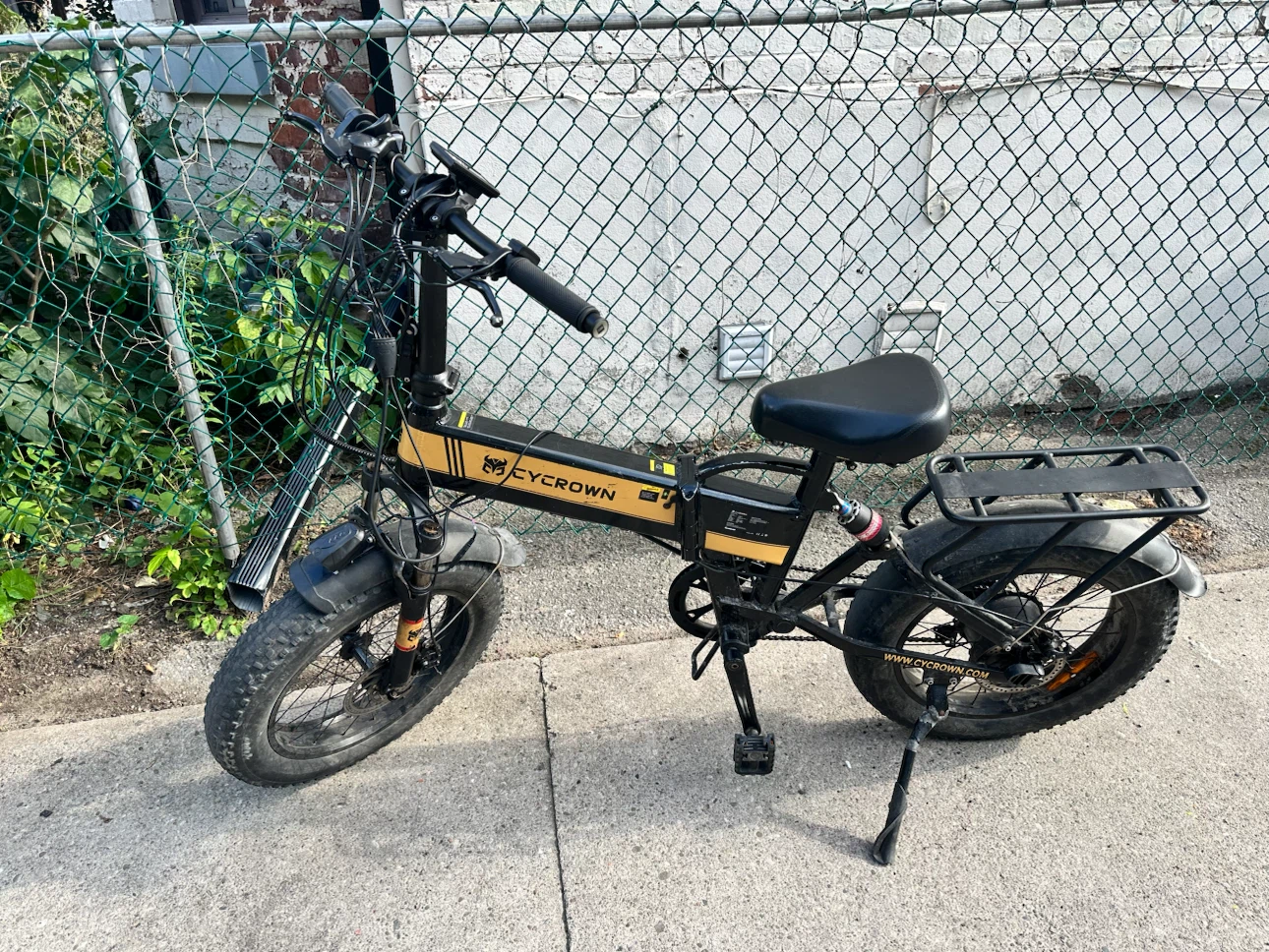 Price negotiable - fat tire foldable ebike as parts/repair