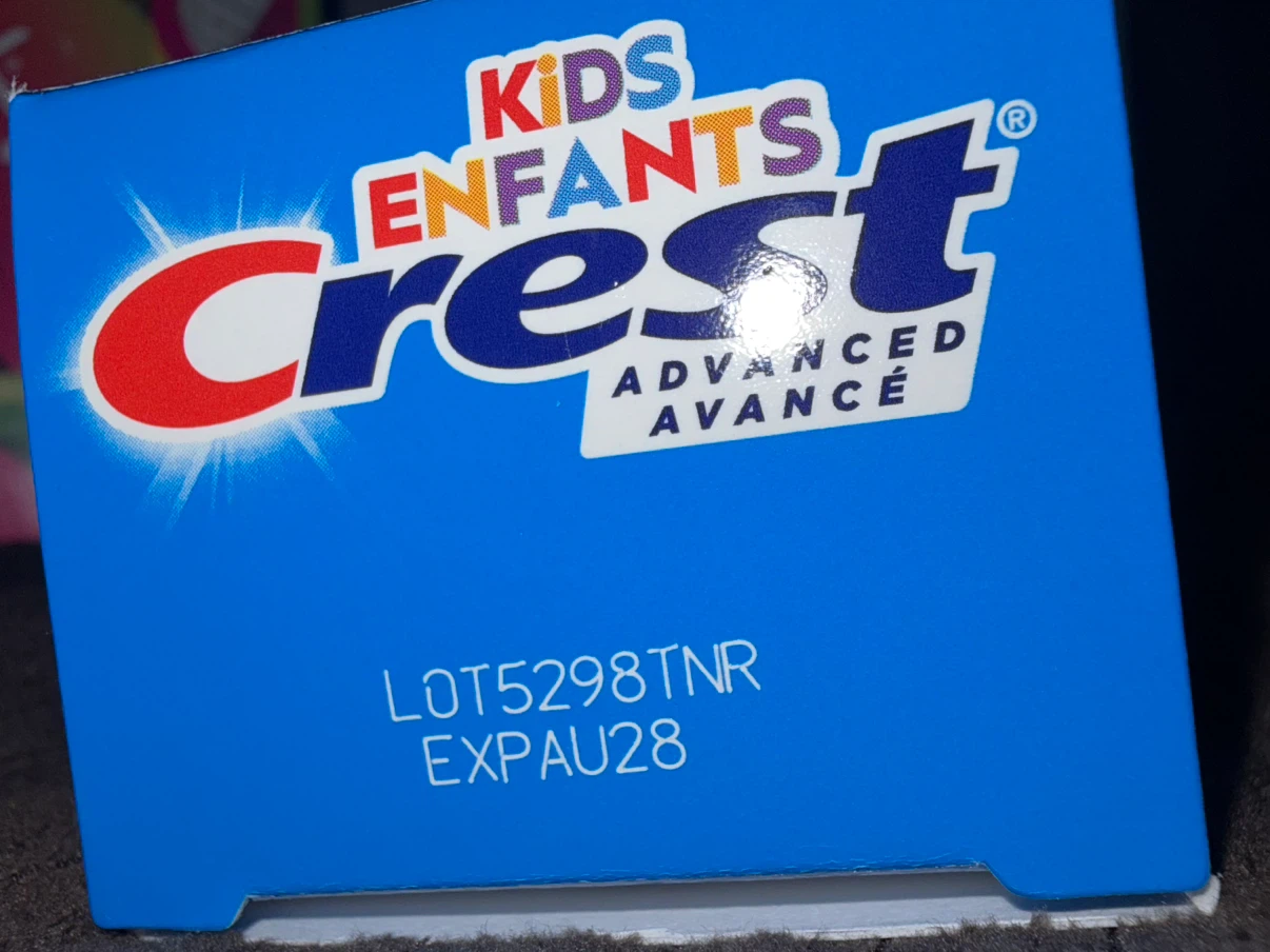 Crest Kids Advanced 2-in-1 Strawberry Toothpaste 90mL - photo 2
