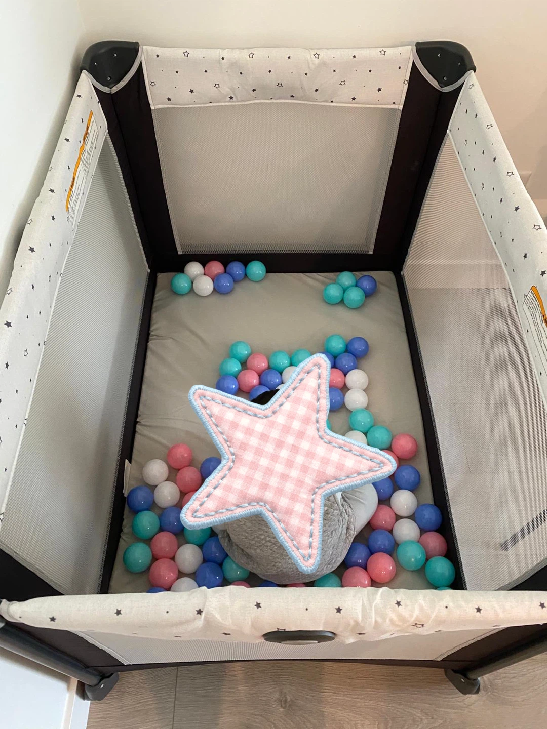 Graco Playpen with Balls