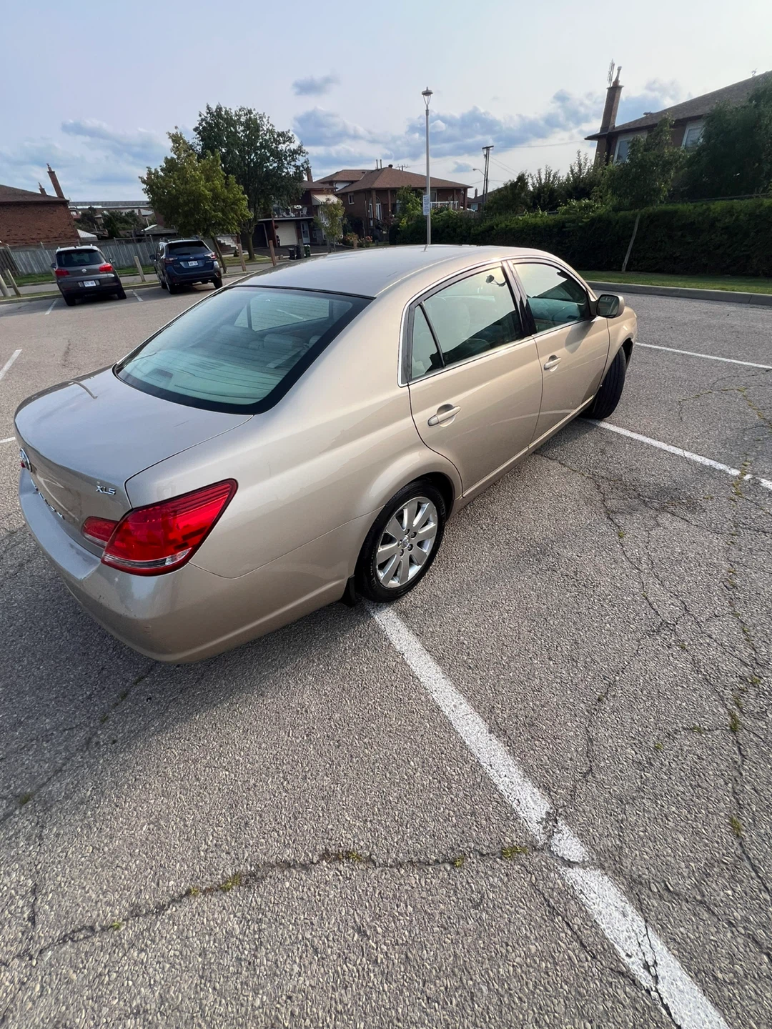 Toyota Avalon 2006 Gold Sedan