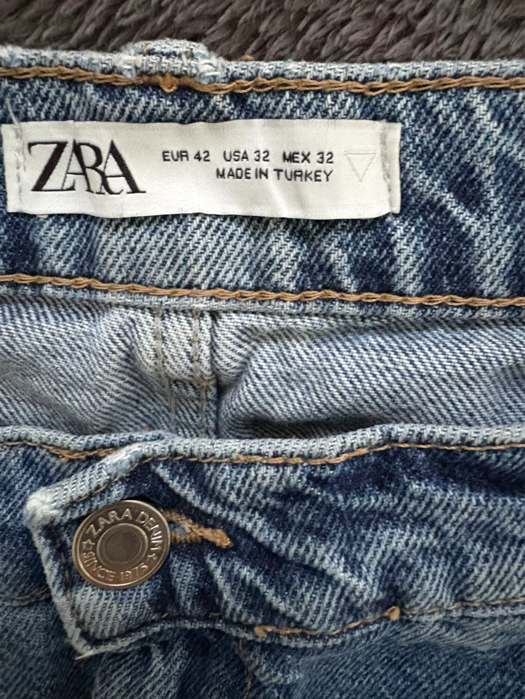 Zara Light Wash Wide Leg Jeans - Size 32