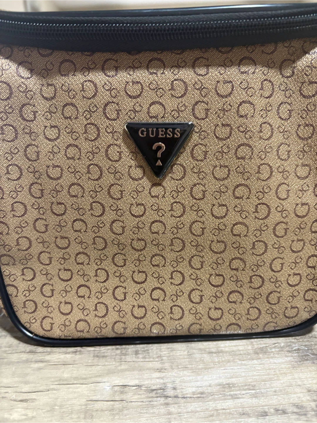 Guess Cosmetic / Lunch Bag Bag